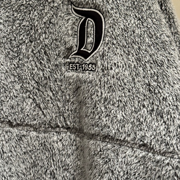 Disney Parks Disneyland Spirit Jersey like new worn once - Picture 6 of 6